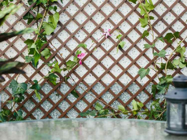celosia pvc 48 mm 1x2 blanco  Celosia pvc, Tarimas de madera