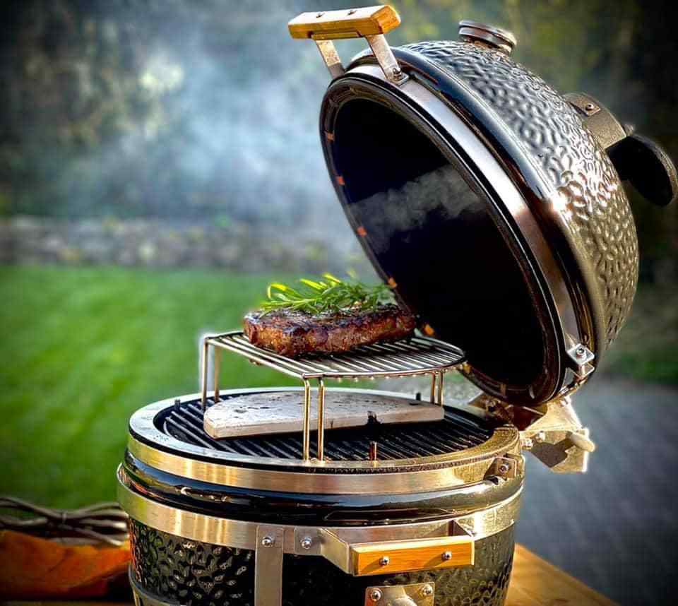 Chariot et table en teak pour vostre Monolith Kamado Barbecue